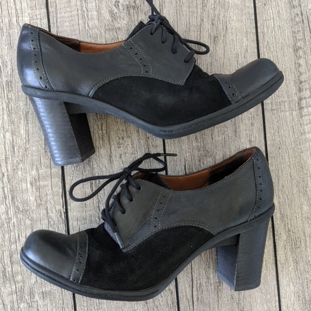 Black lace up oxfords